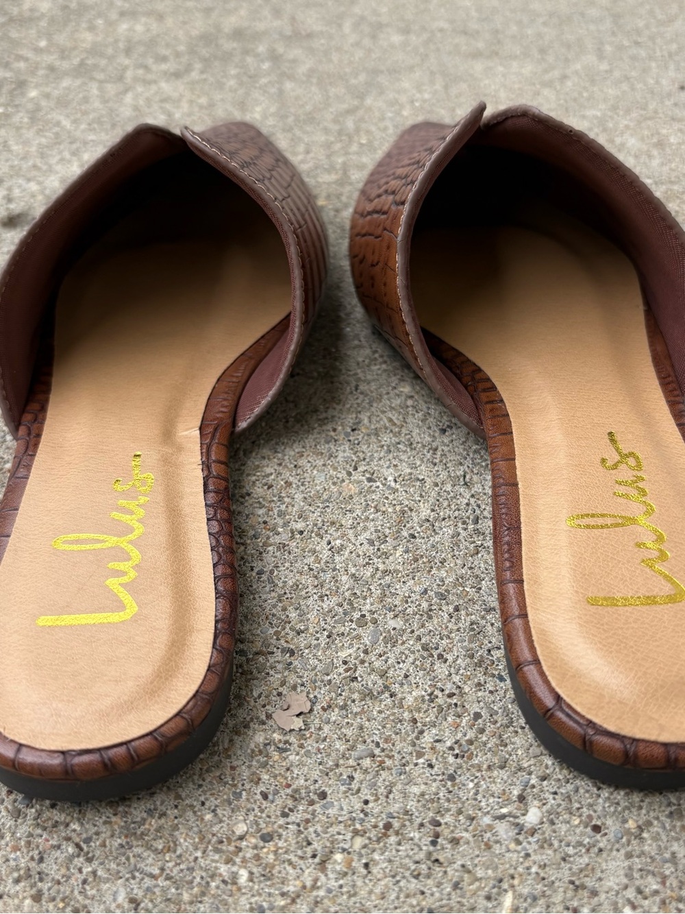 Lulu's Jaelyn Brown Croc-Embossed Vegan leather Pointed Toe Mules Size 6.5 - Picture 3 of 4